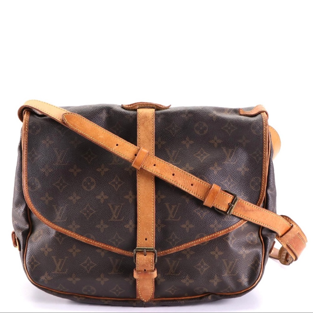 Beautiful AUTHENTIC Louis Vuitton Saumur 35 in Monogram Canvas